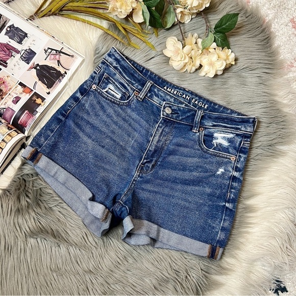 American Eagle V Cross Front Mom Denim Cuffed Women’s Shorts Sz 4 - Picture 1 of 10